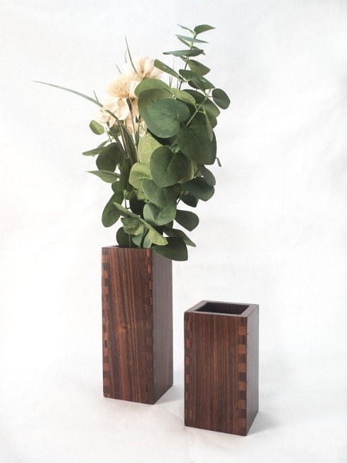 vase_walnut-1